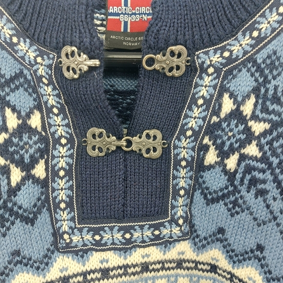 Arctic Circle 66 33' Wool Sweater Teen/Women Blue Norway Sizе XS Pewter Buckles - Picture 2 of 5
